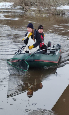 tammikuussa 2025 avustettiin vapaaehtoista eläinsuojeluyhdistystä eläinpelastustehtävässä Vantaanjoella.