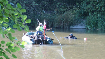 vantaanjoen autolöydöt merkittiin ja tunnistettiin sukeltamalla.