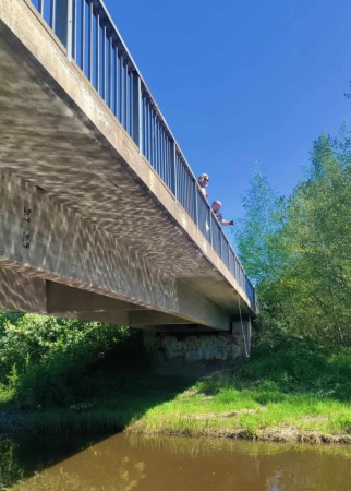 Polkupyöriä ja metalliroskaa löydettiin myös aktiivisesti magneettikalastamalla.